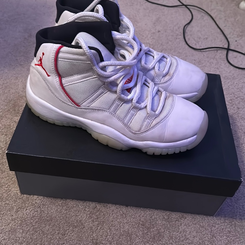 Jordan 11 Platinum Tint